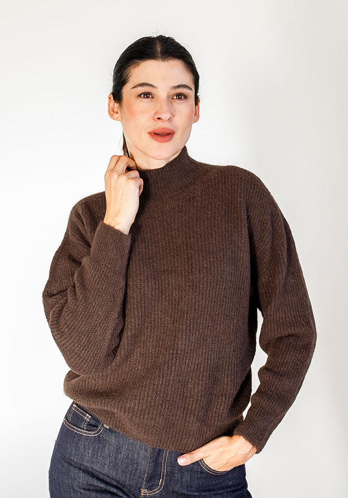 Fine Ribbed Funnel Neck Knit | Brown