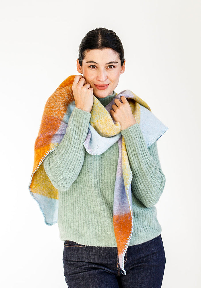 Multi-tone Shawl