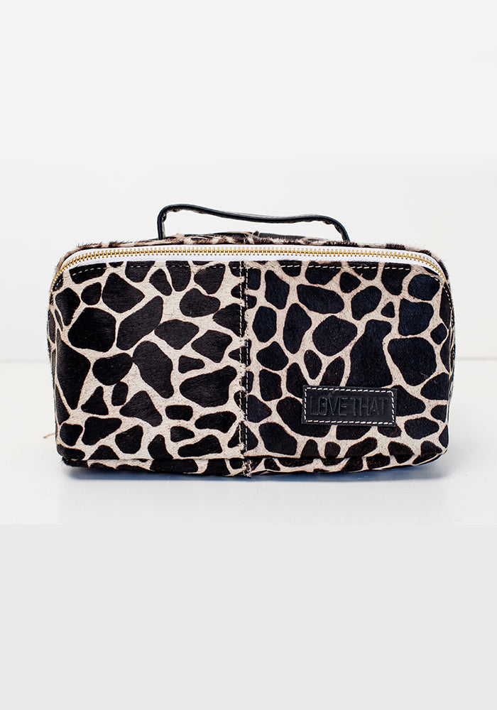 Leather Toiletry Bag | Girafee