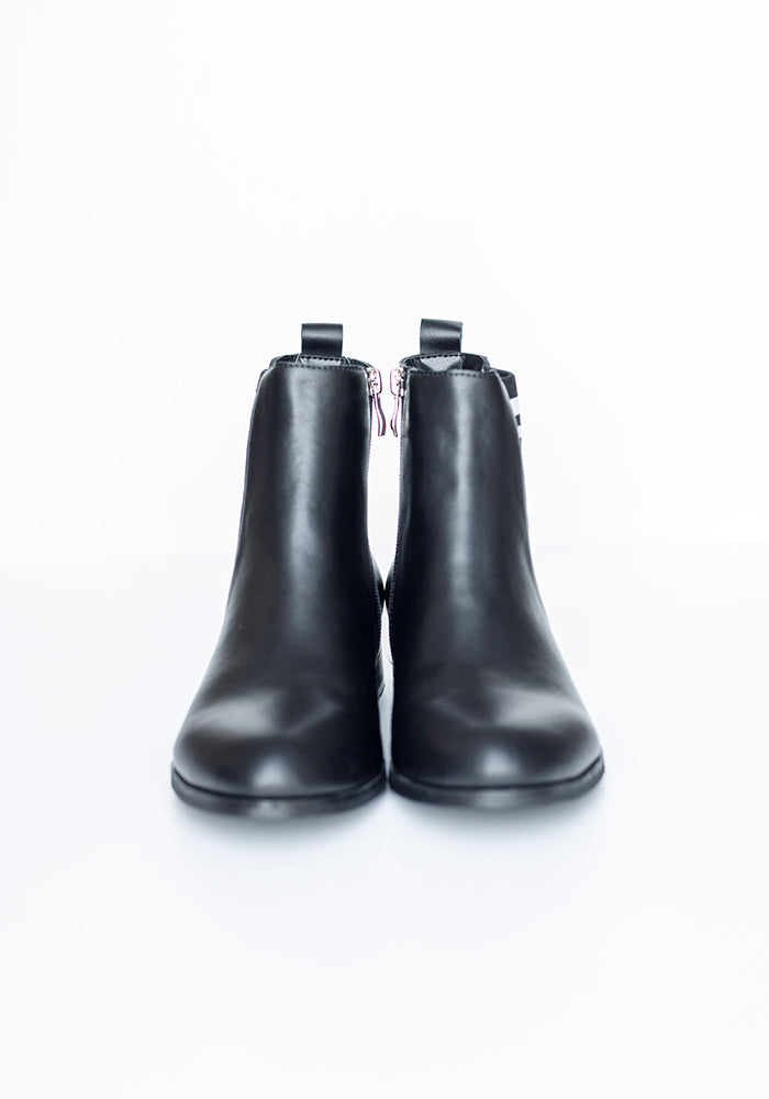 Becky Boots | Black & White