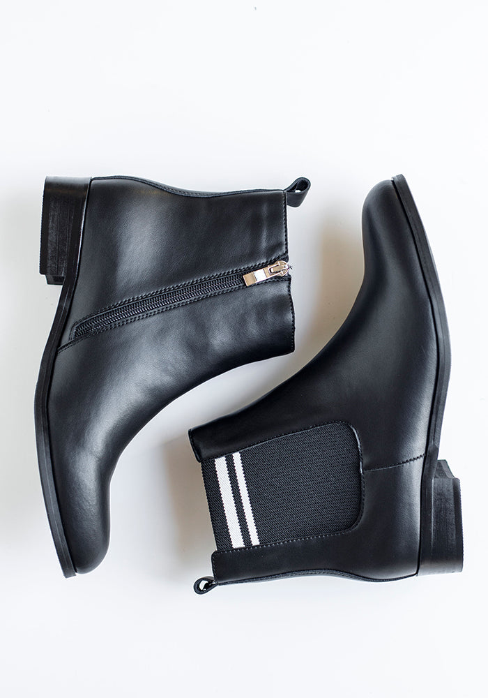 Becky Boots | Black & White