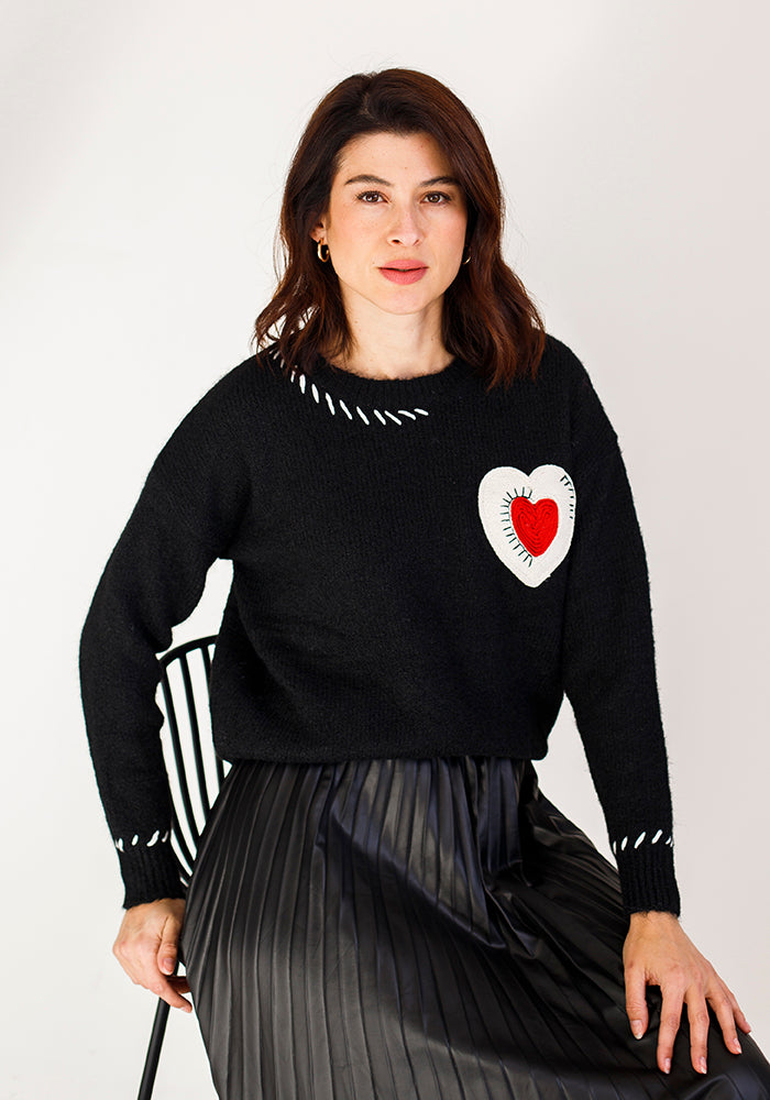 Heart Round Neck Knit | Black